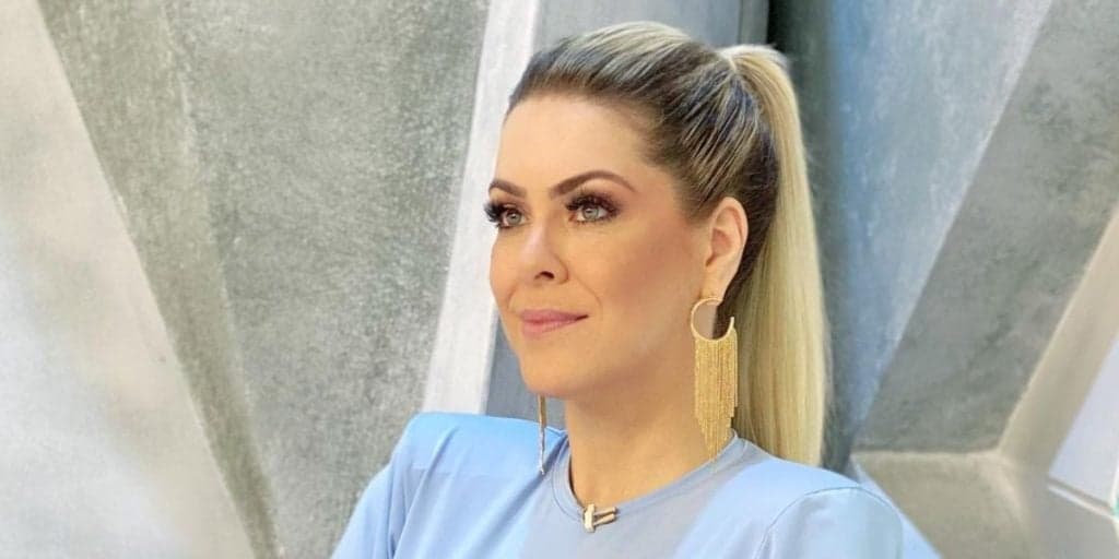 Renata Fan diz quando sairá de férias do Jogo Aberto