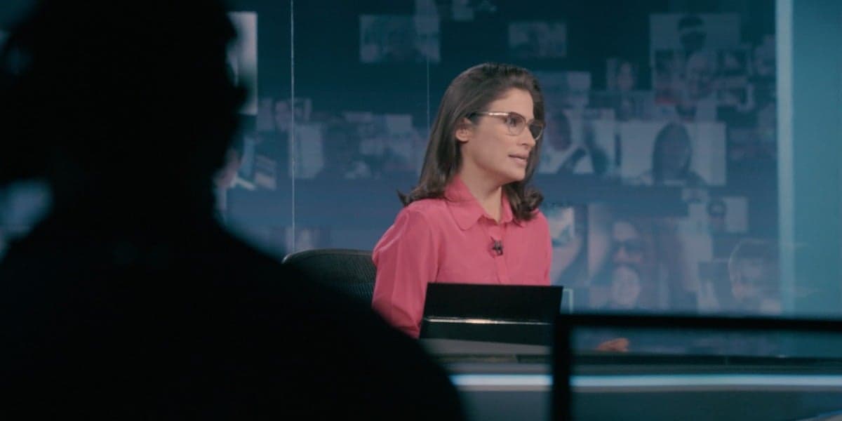 Renata Vasconcellos nos bastidores do "Jornal Nacional" (Foto: Divulgação/Globo)