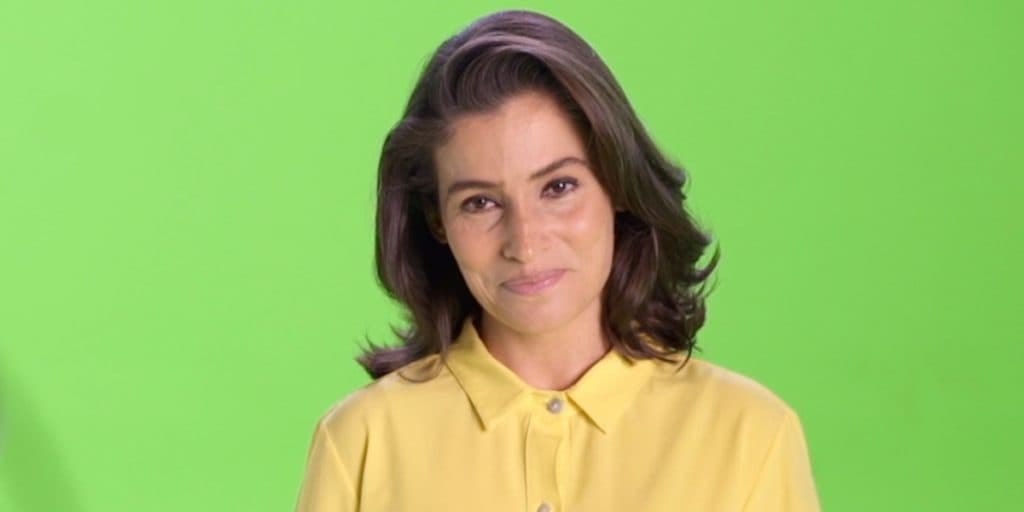 Renata Vasconcellos, de férias do JN, dispensa roupa social