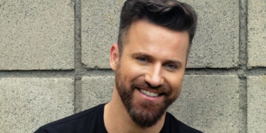 Atual do sertanejo Marlon, após 'talaricar' amiga, surge ao lado do cantor e anuncia gravidez: "1+1= 3"