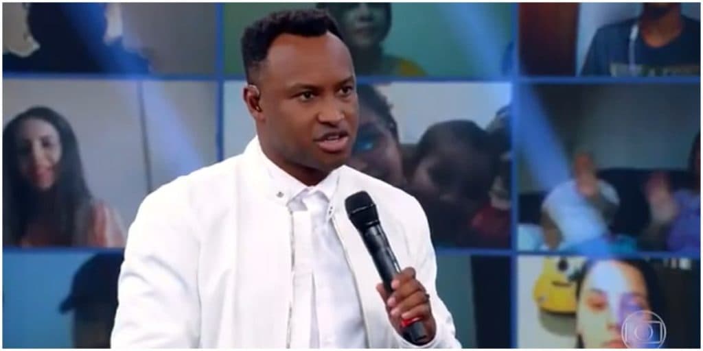 Thiaguinho, após beijar rapaz e assumir, ganha textão de Fernanda Souza e resolve confessar: "Tudo que vivemos"
