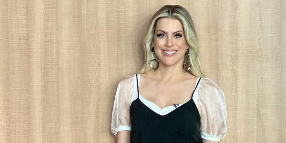 Renata Fan esbanja beleza em suas redes sociais (Reprodução: Instagram) 