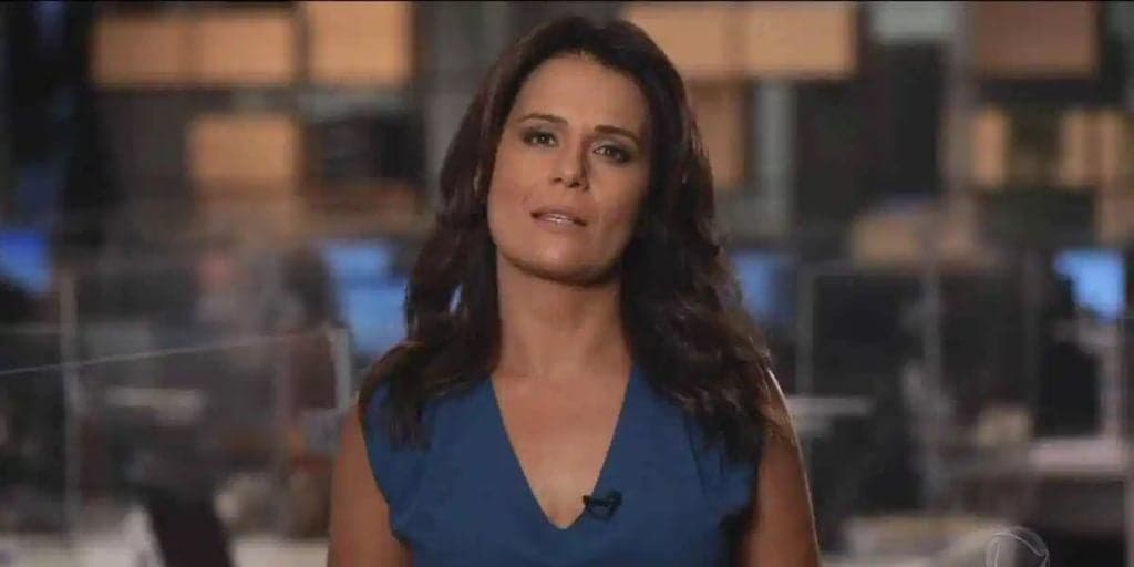 Adriana Araújo, tirada a força do Jornal da Record, é demitida de vez do canal após polêmica com Bolsonaro