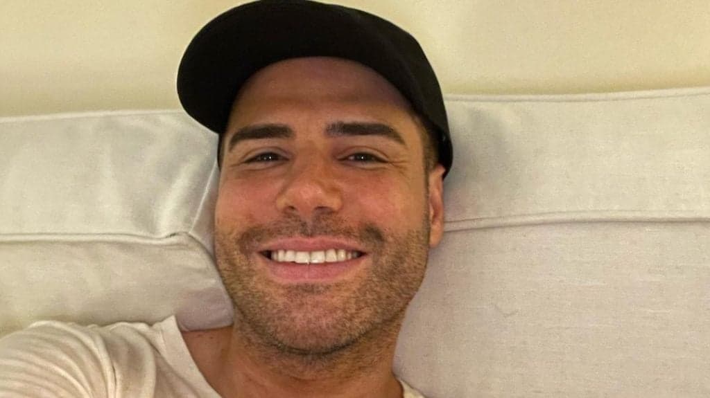 Luiz Bacci tem conversa íntima exposta e foto segurando pepino com força é vazada: "Pra você"