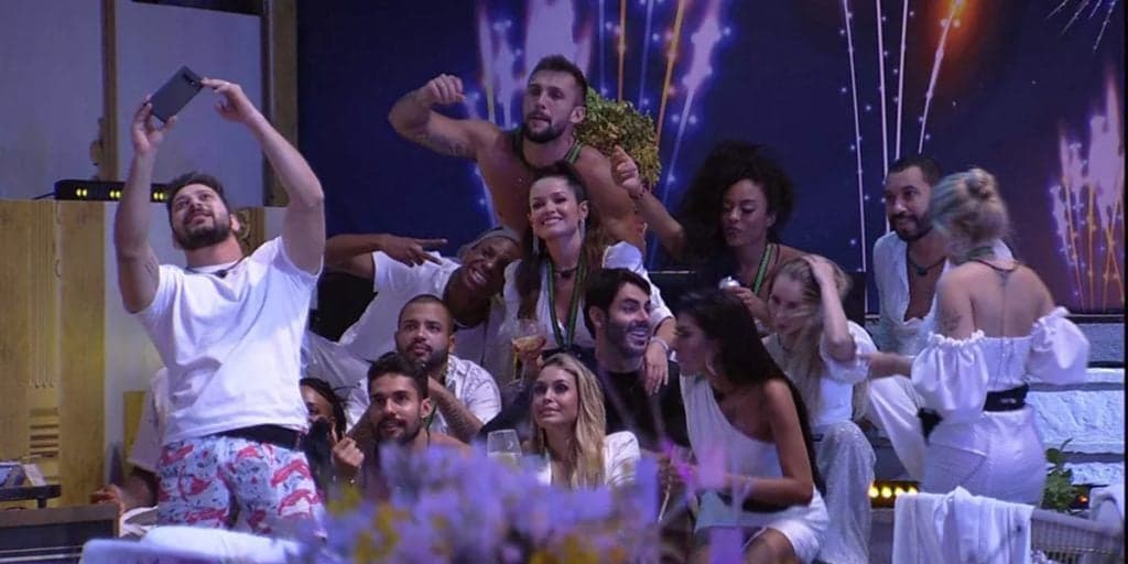 BBB21 tem primeira festa marcada por bate boca entre participantes e choro