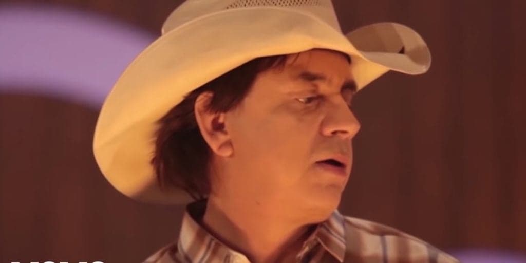 Produtor morre vítima de COVID-19 e Chitãozinho e Xororó prestam homenagem em rede social