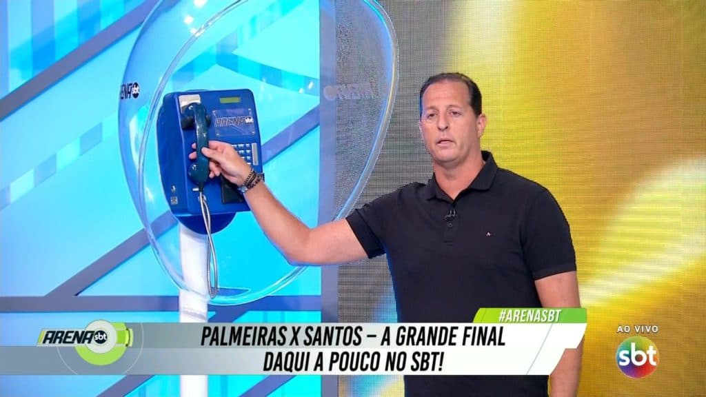 Destruindo Globo na audiência, SBT alfineta e coloca "Big Fone" na exibição do futebol