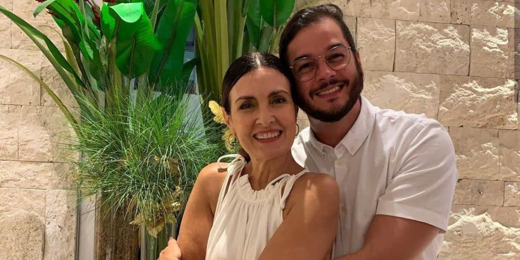 Fátima Bernardes, após separação dolorosa e choro, surge sendo agarrada e confirma: "Impossível parar''