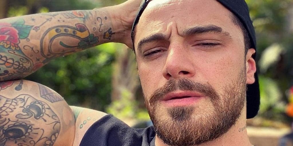 Felipe Titto detona, após assumir ao Brasil, acaba levando pedradas e vai pra cima: "Sou o cara que mais bate"