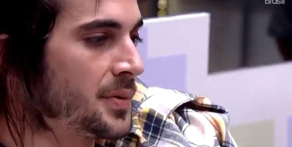Fiuk reclama da produção do BBB21 após levar punição e perder 500 estalecas: "a gente tá no escuro"