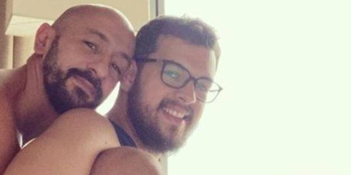 Irandhir Santos vive relacionamento com o marido de 12 anos (Foto: Reprodução) Irandhir Santos vive relacionamento com o marido de 12 anos (Foto: Reprodução)