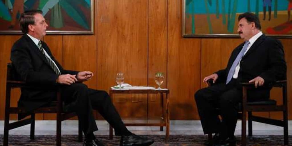 Bolsonaro solta o verbo e vaza vídeo após Ratinho apontar dedo na cara no SBT: “É de perder a paciência”