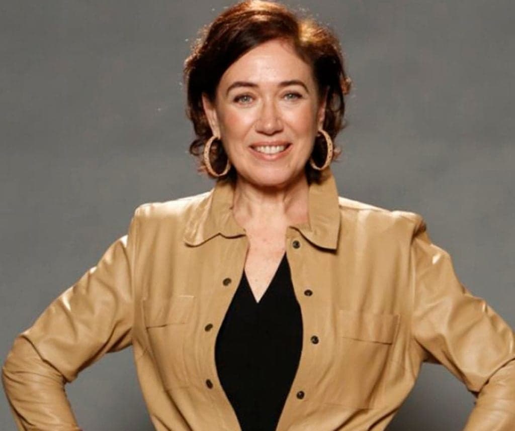 Lilia Cabral tem carreira deslumbrante, dá show de simpatia com super carisma e abrilhanta a tela da TV