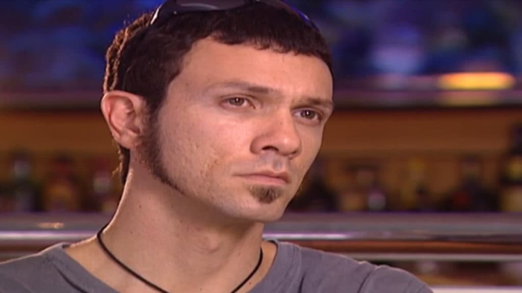 Laços de Família: Maurinho é obrigado a devolver dinheiro após chantagem