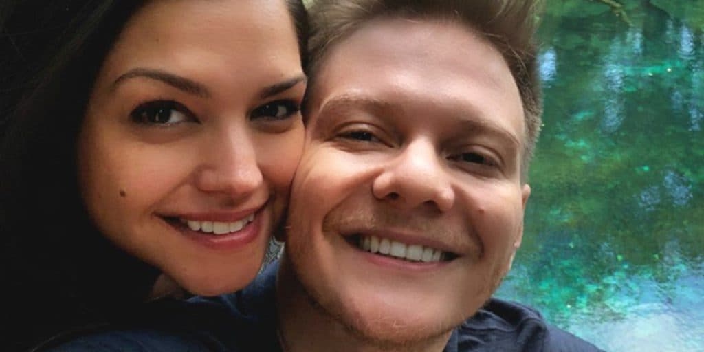 Michel Teló se afasta da família e vê Thais Fersoza vir a público desabafar sobre terceira gravidez: “Mentira”
