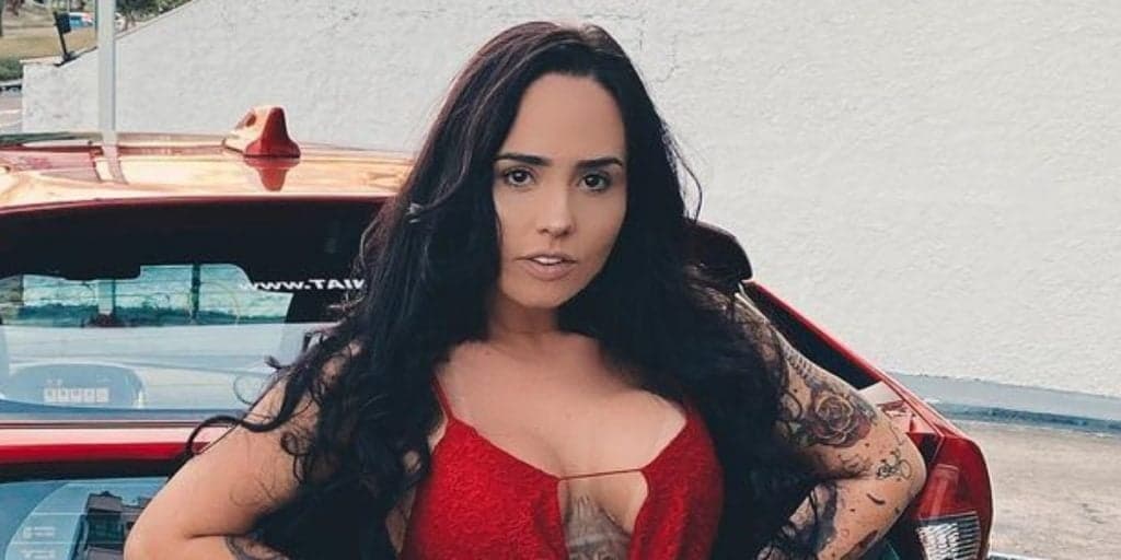 Perlla ostenta carro de luxo após fim de romance e manda recado: "A dona da lancha"