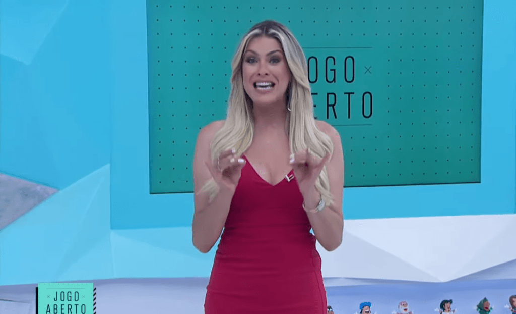 Renata Fan, após ser surpreendida com demissão, explode com gritaria ao vivo e desaba no Jogo Aberto: "Não aguento"