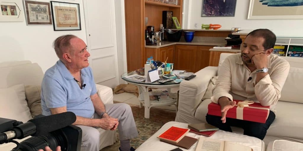 Geraldo Luís vai à casa de Renato Aragão e faz humorista chorar na TV ao expor situação com esposa