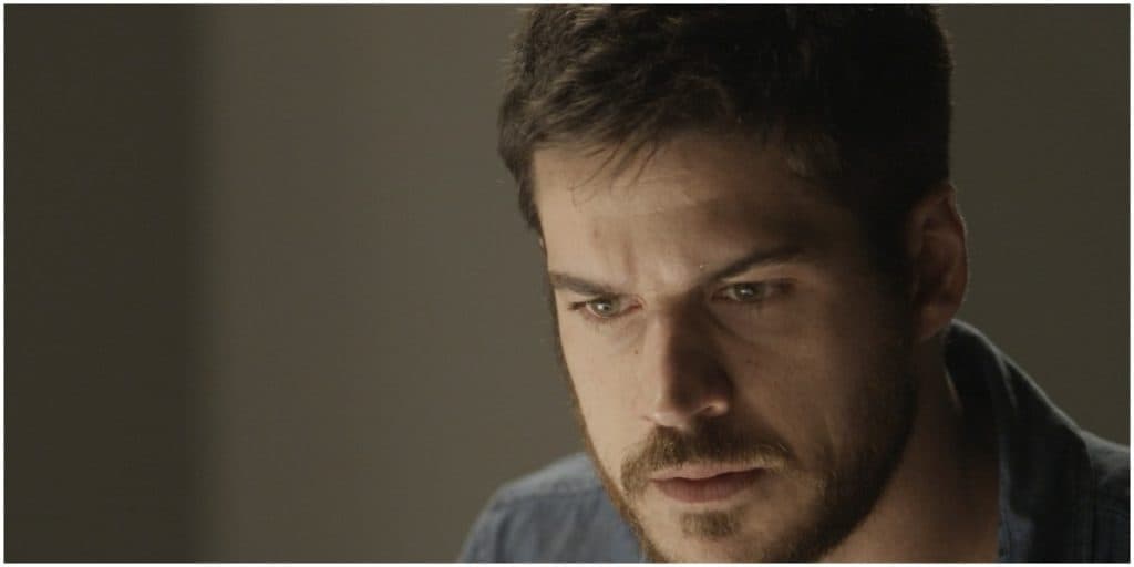A Força do Querer: Um homem ou um rato? Descubra o que Zeca fará ao saber do noivado de Jeiza e Caio