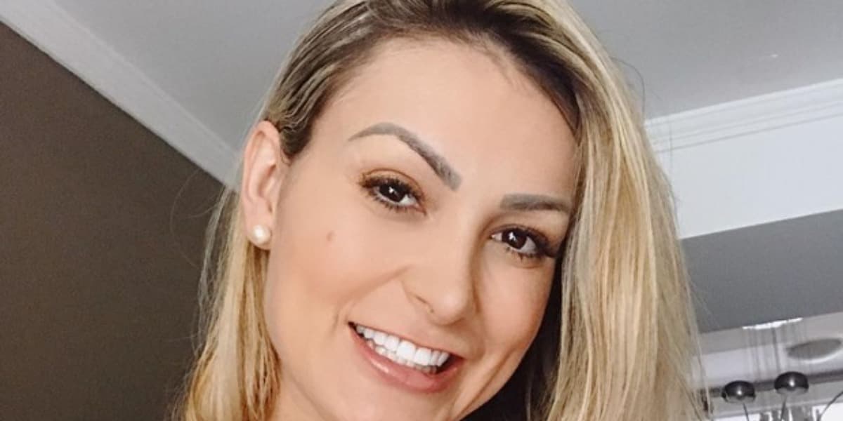 Andressa Urach expõe intimidade e joga primeira vez na roda (Foto: Reprodução) Andressa Urach expõe intimidade e joga primeira vez na roda (Foto: Reprodução)