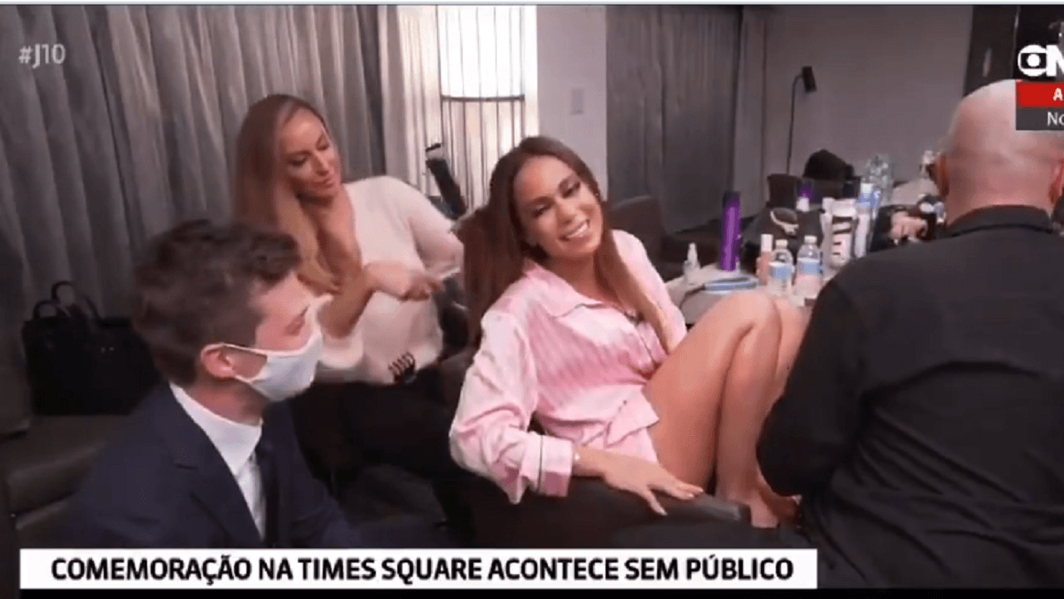 Anitta na Globo News (Foto: Reprodução) Anitta na Globo News (Foto: Reprodução)