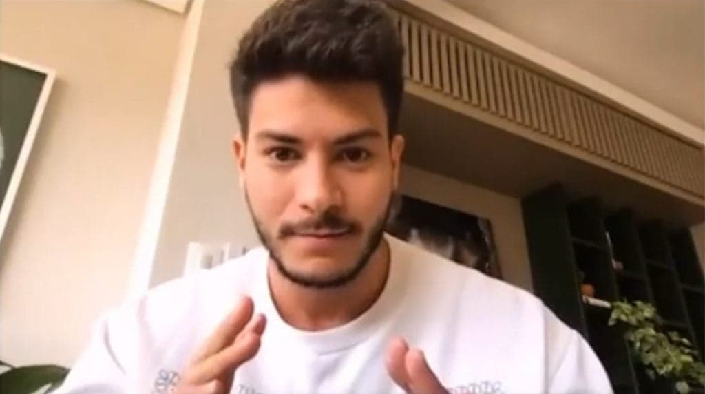Arthur Aguiar, após suposto barraco e demissão da Record, desaba sobre substituição às pressas: "Insubstituível"