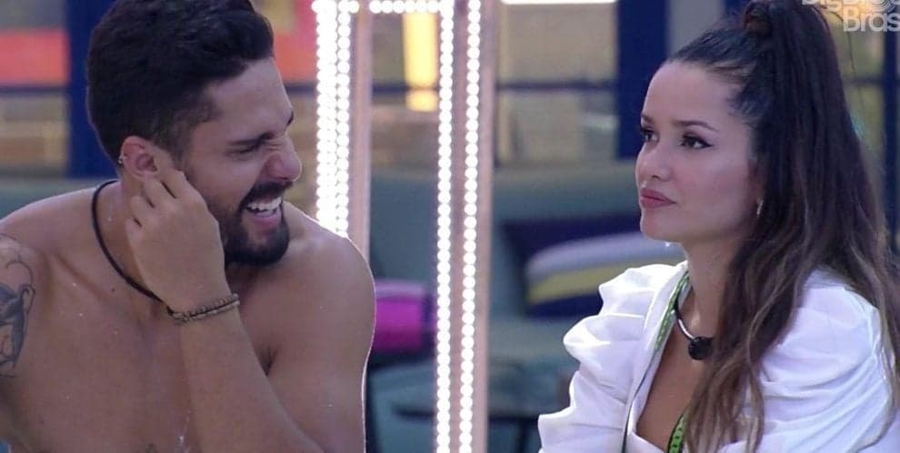 BBB21: Juliette, após ser rejeitada por Fiuk, desiste do ator e aposta tudo em Arcrebiano