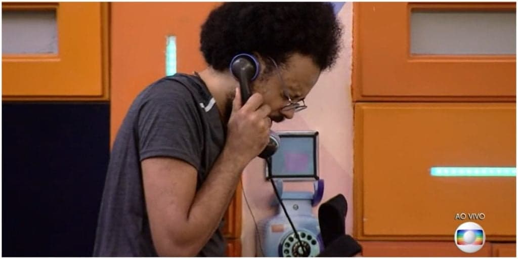 BBB21: João Luiz atende o Big Fone e manda três colegas direto pro paredão
