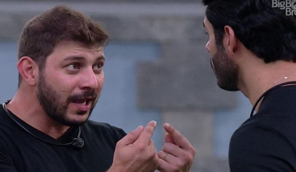 BBB21: Rodolffo intervém em barraco entre Lumena e Caio e parte para cima de vez: "Não tinha necessidade"