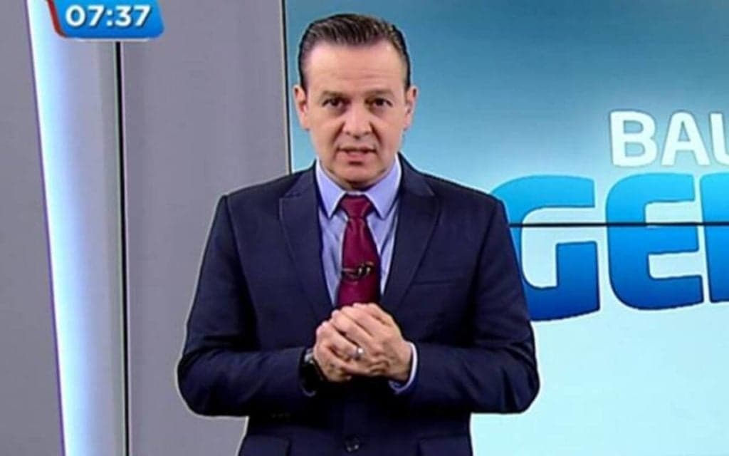 Zucatelli, após entrar no lugar de César Filho no Hoje em Dia, usa espaço e estoura: "Jurei que não ia falar"