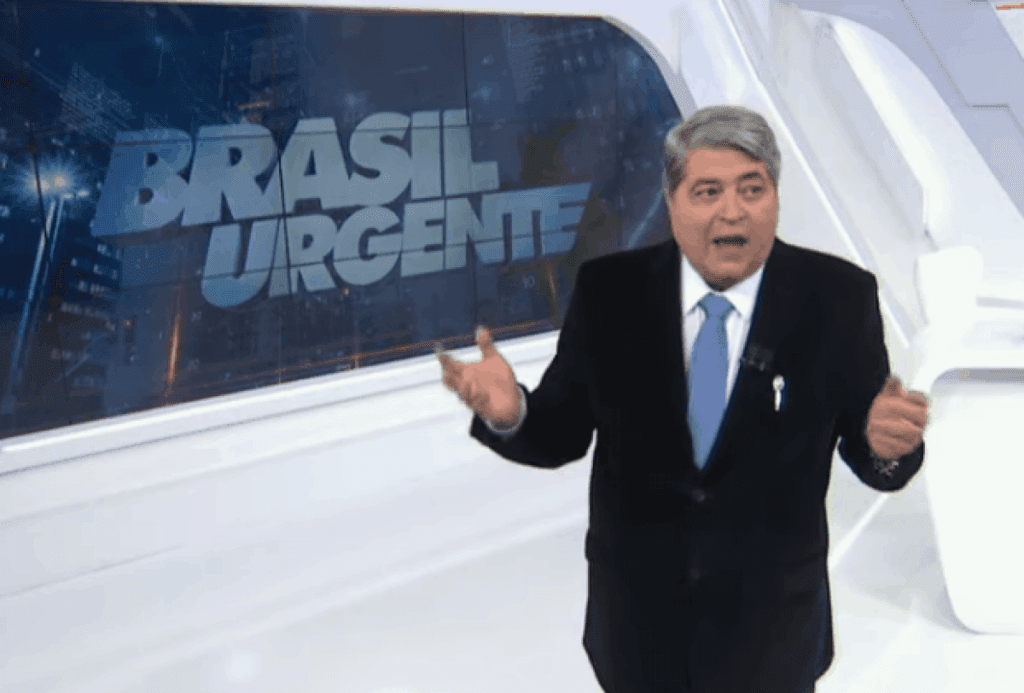 Datena cai pra trás ao vivo