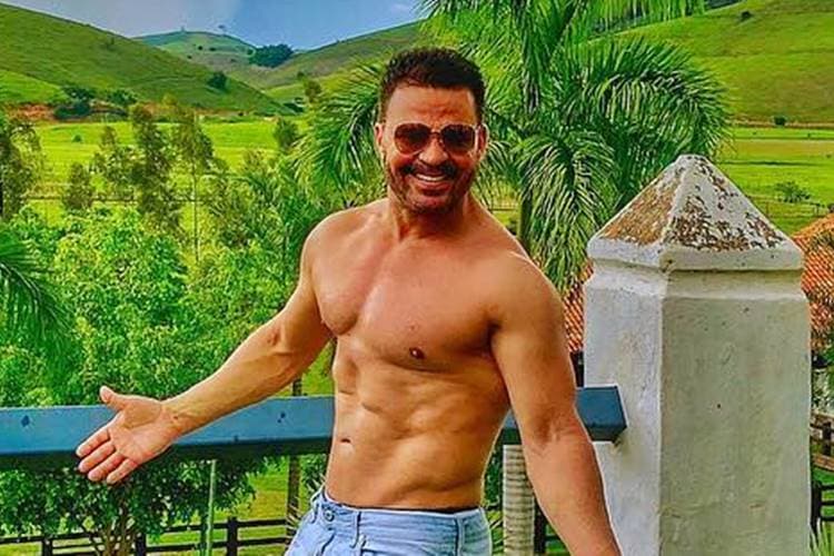Eduardo Costa assume de vez, tem relacionamento com PM exposto e fica com rosto desfigurado: "Passei mal"
