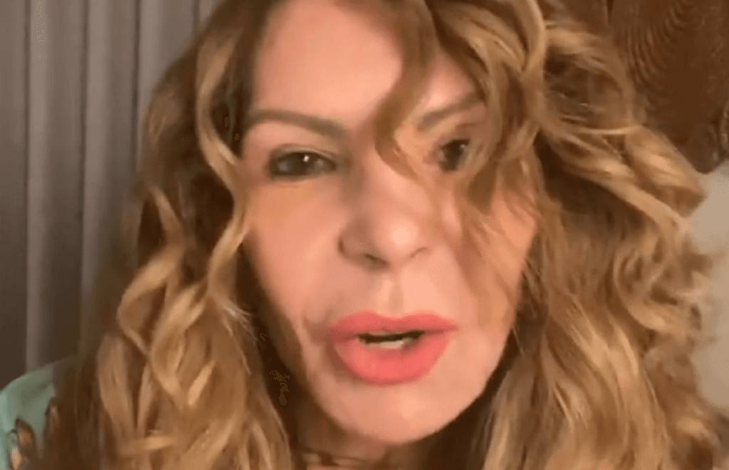 Elba Ramalho expõe o que pensa sobre a COVID-19