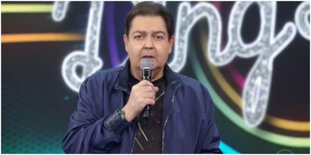 Faustão gagueja ao ler papel na frente de Luciano Camargo e confirma rejeição e ódio do cantor com o próprio filho