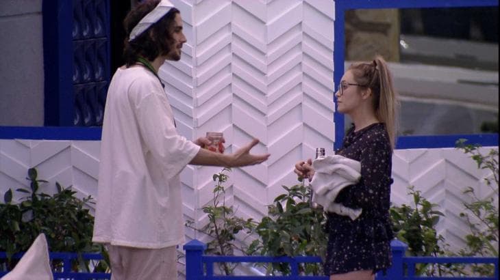 BBB21: Carla desabafa e é aconselhada por Fiuk após falar sobre seu distanciamento com Lumena: “Deixa ser natural”