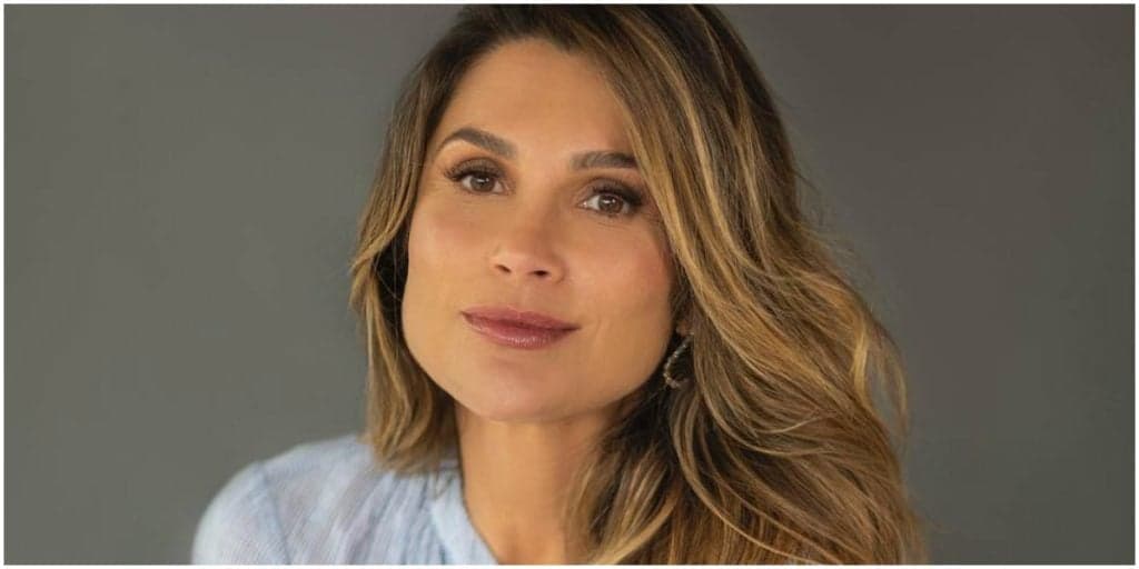 Flávia Alessandra, após diagnóstico de doença cruel, aparece com pouco cabelo e irreconhecível: "Deixo"