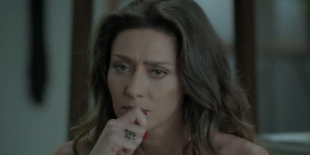 Joyce mostra preoucupação com Ivan em A Forla do Querer (Foto: Reprodução)