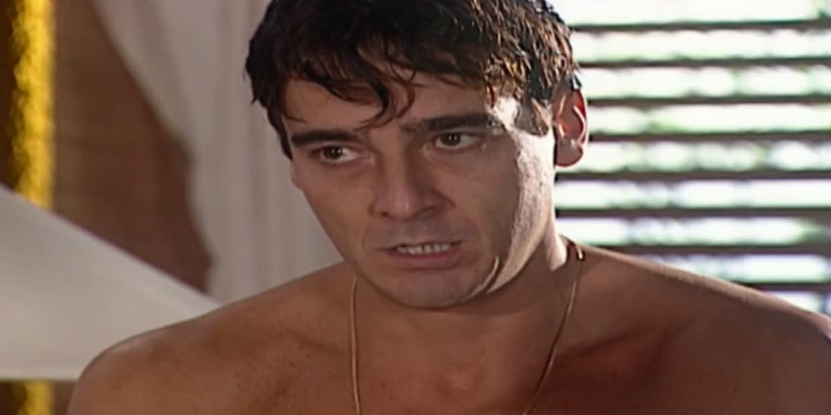 Danilo cairá na piscina depois de receber a bomba de Ritinha (Foto: Reprodução) Danilo cairá na piscina depois de receber a bomba de Ritinha (Foto: Reprodução)