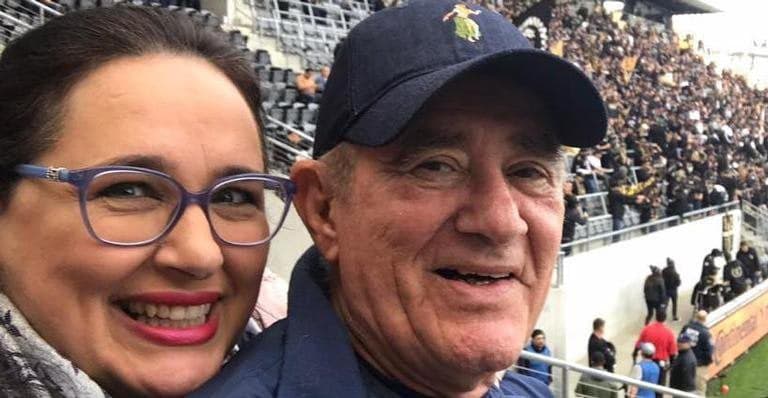 Lílian Taranto celebra 30 anos de casamento com Renato Aragão