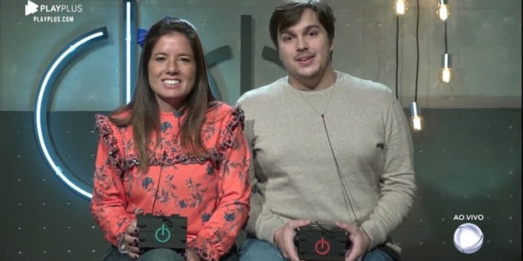 Maldição? Lucas Salles, ex-Power Couple, anuncia fim de casamento com Camila Colombo: "Loucura"