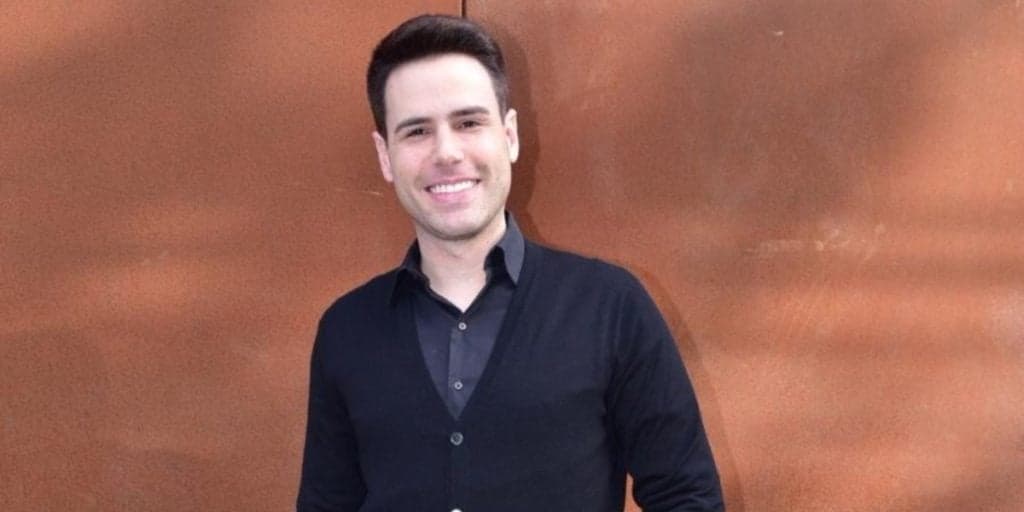 Luiz Bacci expõe que já fez vídeo pelado, envolve parceiro e choca com revelação de cirurgia: "No bumbum"