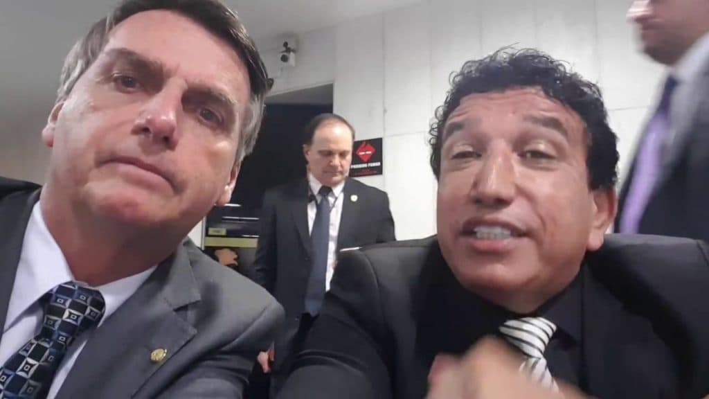 Pastor de Bolsonaro se descuida e deixa imagem de p*nis vazar nas redes sociais
