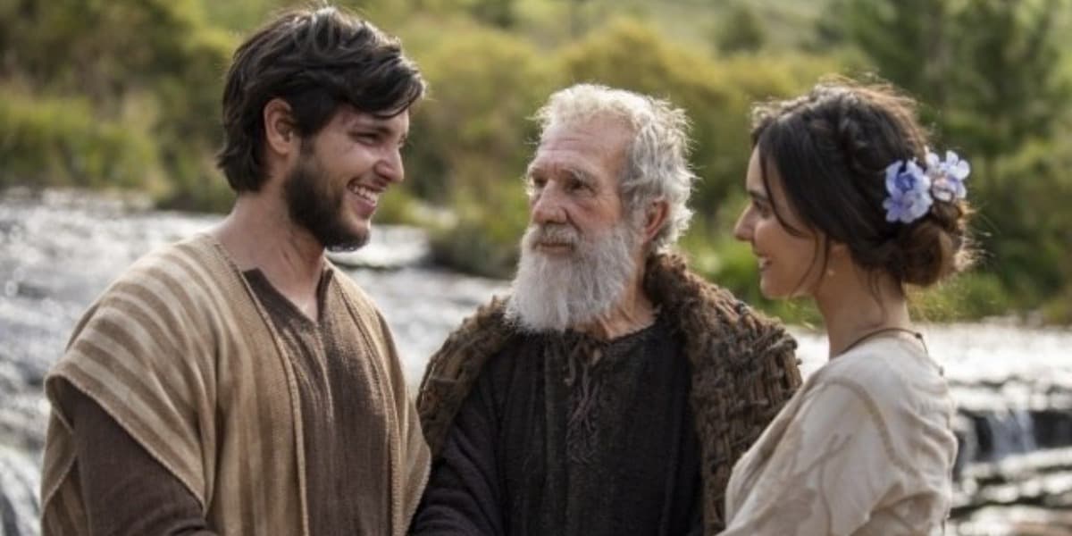 Noé pede para a família confiar nos planos de Deus (Foto: Record)TV/Reprodução Noé pede para a família confiar nos planos de Deus (Foto: Record)TV/Reprodução