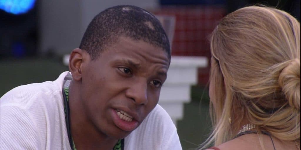 BBB21: Kerline e Lucas Penteado brigam feio, trocam farpas e treta termina em choro: "Maldade"