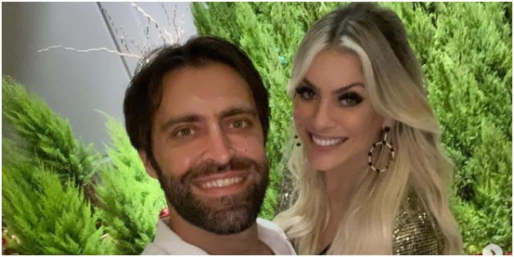 Renata Fan compartilha mensagem de ano novo ao lado do namorado Átila Abreu