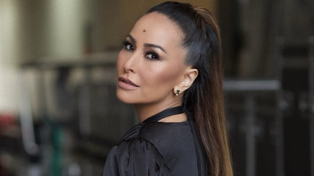 Sabrina Sato enriquece a TV com show de versatilidade, bom humor e revigorante energia onde quer que esteja