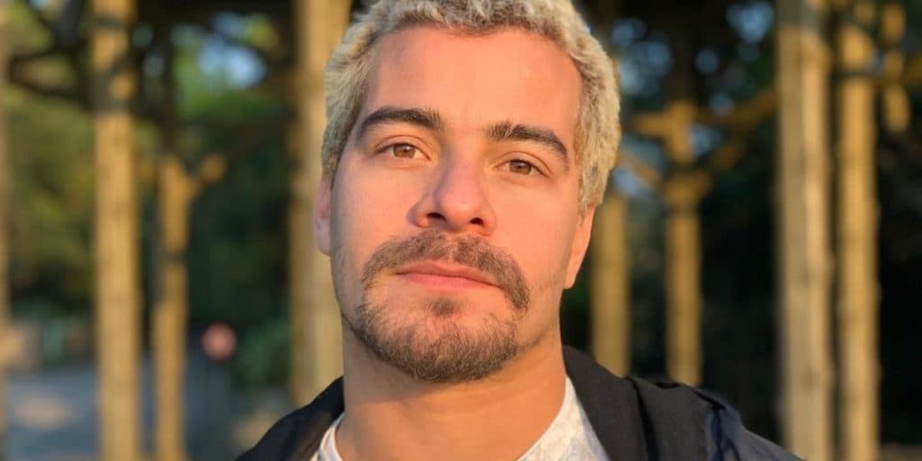 Thiago Martins é escalado para o BBB21, ganha mensagem de despedida da namorada e verdade bomba é exposta