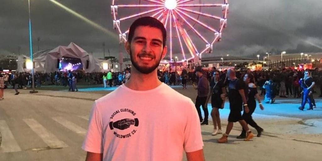 Vinícius Bonemer retorna a Paris após festas de final de ano