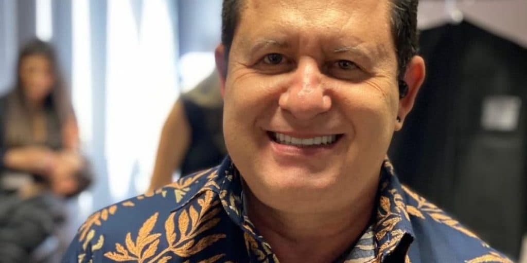 Marrone é flagrado em viagem com parceiro, após ser tirado do armário por Bruno e ter romance exposto: "Dá beijo"