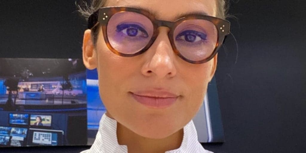 Renata Vasconcellos assina saída do Jornal Nacional, é surpreendida com cesto de flores e agradece: "Desde 2014"